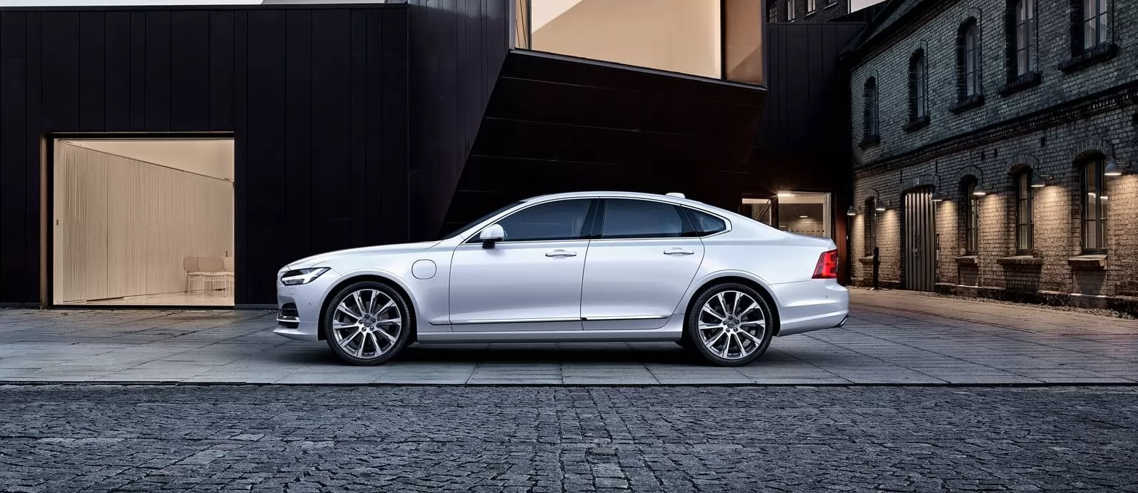 lateral volvo s90