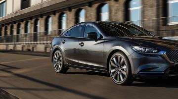 Mazda 6 sedan plateado