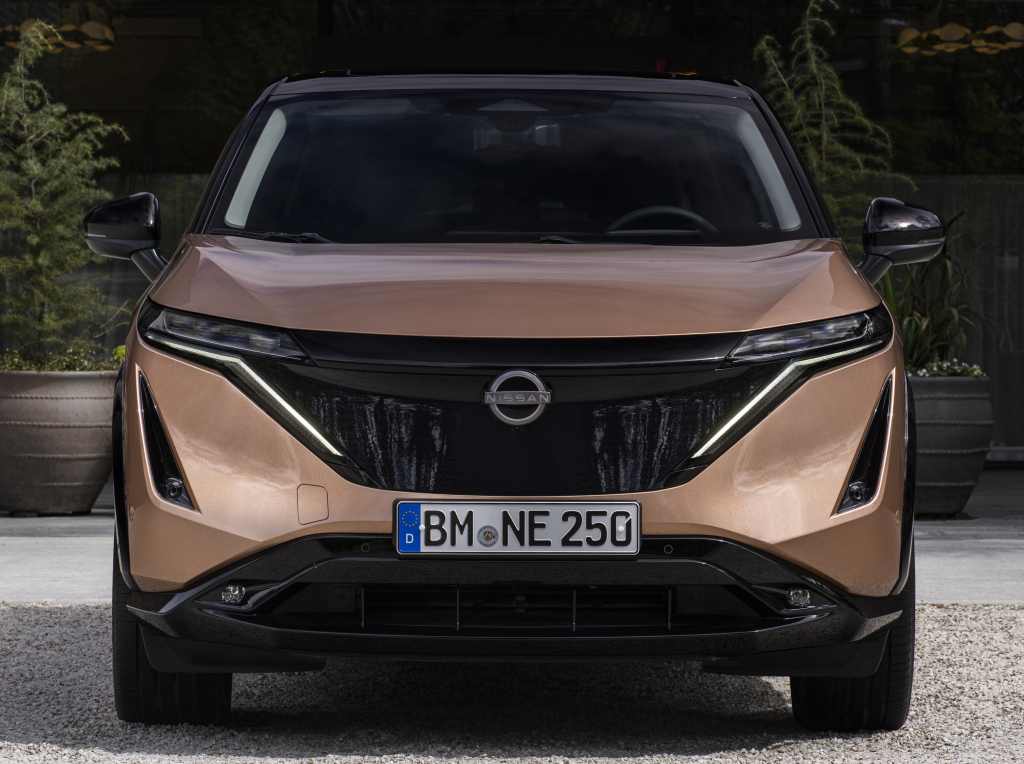 Nissan Ariya Frente
